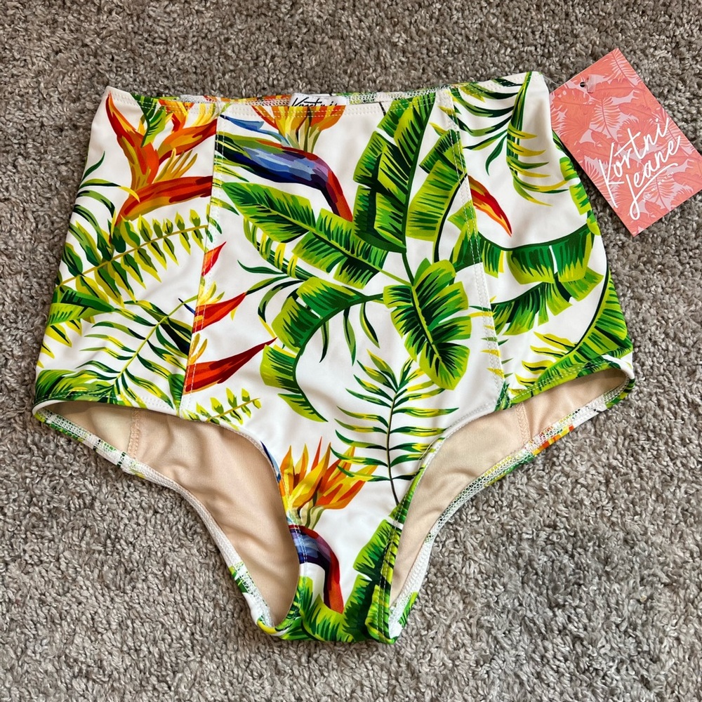 NWT Kortni Jeane Island Floral High Waisted Bottoms